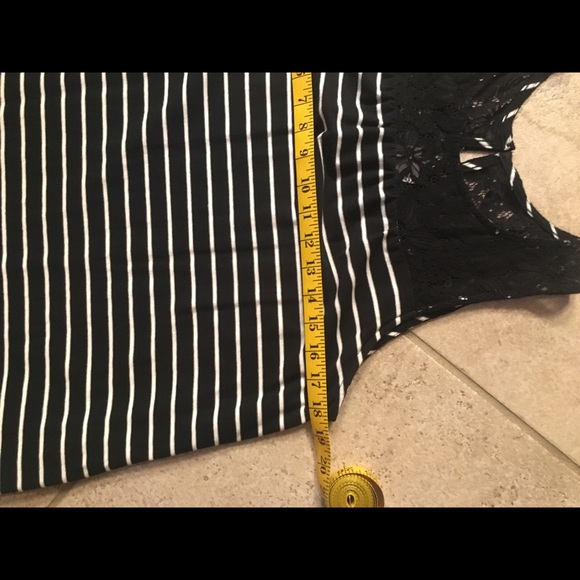 Black and white knit dress - Picture 3 of 4